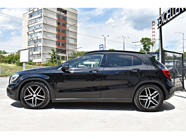 Mercedes-Benz GLA 220 SPORT-LINE* FULL-LED-FRONT-ASSIST* SWAROWSKI - автомобили, коли, обяви за нови и употребявани 2