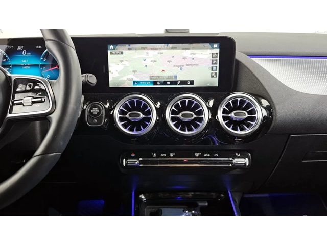 Mercedes-Benz GLA 220 Ambient* Pano* Крайна цена* - автомобили, коли, обяви за нови и употребявани 12