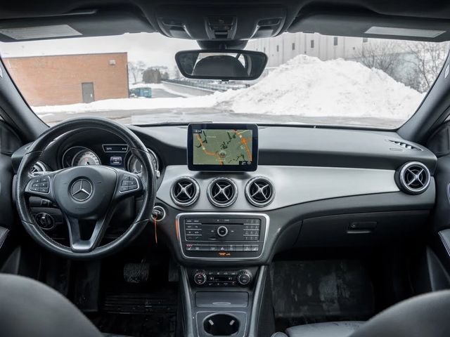 Mercedes-Benz GLA 250 4MATIC - автомобили, коли, обяви за нови и употребявани 9