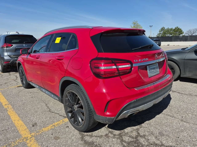 Mercedes-Benz GLA 250 АМГ ПАКЕТ/CARFAX/Подгрев/2 Ключа/Памет - автомобили, коли, обяви за нови и употребявани 3