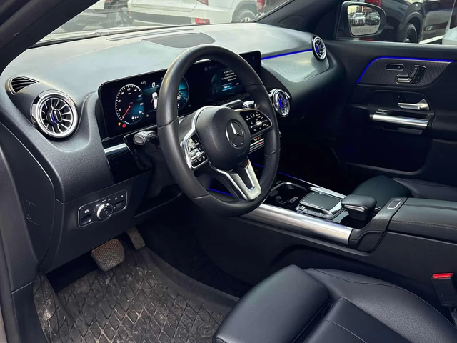 Mercedes-Benz GLA 250 4MATIC* DISTRONIC* AMBIENTNO* PANO* - автомобили, коли, обяви за нови и употребявани 4