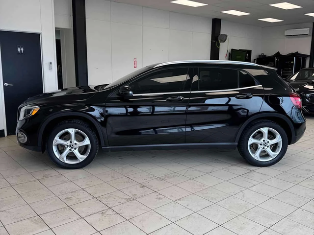Mercedes-Benz GLA 250 4MATIC* PANORAMA* ПОДГРЕВИ* - автомобили, коли, обяви за нови и употребявани 1