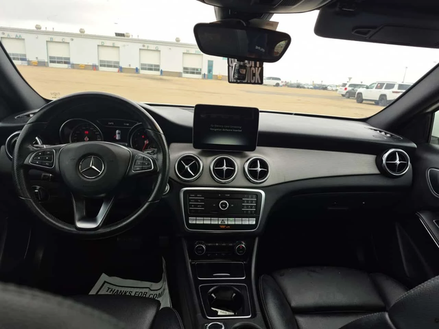 Mercedes-Benz GLA 250 4matic * Без инциднети * CARFAX * - автомобили, коли, обяви за нови и употребявани 5