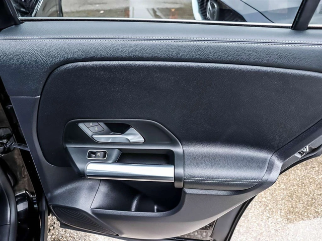 Mercedes-Benz GLA * GLA250 4M * CARFAX * ЦЕНА ДО БГ - автомобили, коли, обяви за нови и употребявани 13