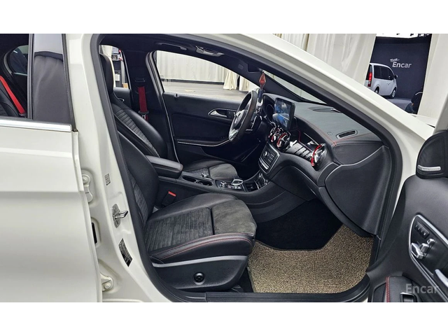 Mercedes-Benz GLA 45 AMG 4MATIC* HARMAN KARDON* MEMORY* PANORAMA* АЛКАНТАРА - автомобили, коли, обяви за нови и употребявани 6