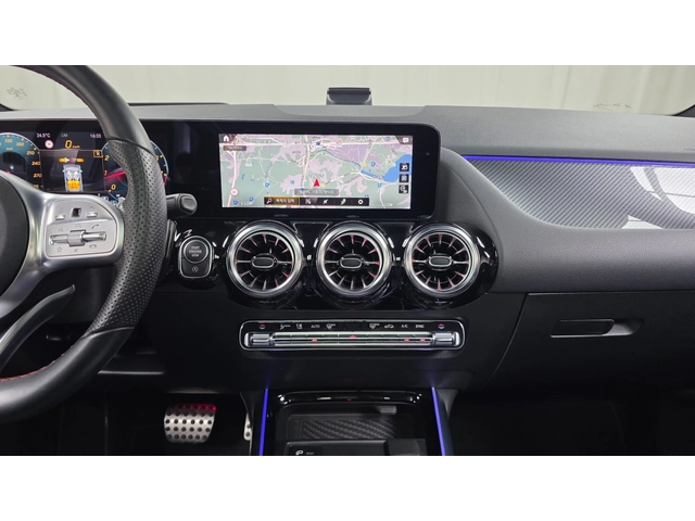 Mercedes-Benz GLA 45 AMG 4MATIC+ - автомобили, коли, обяви за нови и употребявани 10