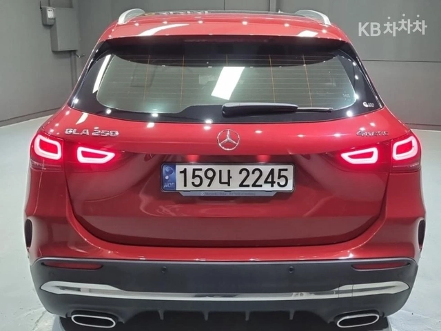 Mercedes-Benz GLA 4MATIC - автомобили, коли, обяви за нови и употребявани 4
