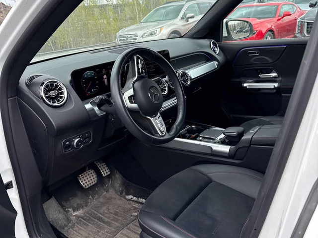 Mercedes-Benz GLB 250 4MATIC AMG-PACK* DISTRONIC* AMBIENTNO* - автомобили, коли, обяви за нови и употребявани 4