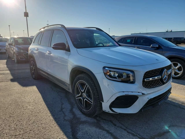 Mercedes-Benz GLB 250 4MATIC* DISTRONIC* AMBIENTNO* PANO* - автомобили, коли, обяви за нови и употребявани 1