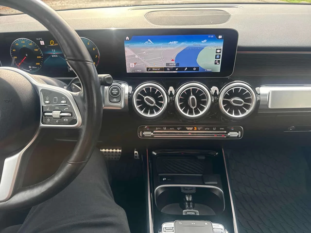 Mercedes-Benz GLB 250 AMG/ПАНОРАМА/ДИСТРОНИК/360 - автомобили, коли, обяви за нови и употребявани 8