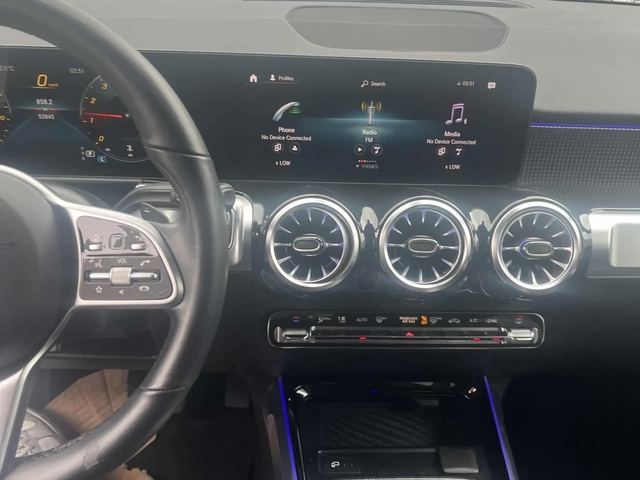 Mercedes-Benz GLB 250 2 КЛЮЧА * СЕРВИЗНА ИСТ * ПАНОРАМА * CARFAX - автомобили, коли, обяви за нови и употребявани 11