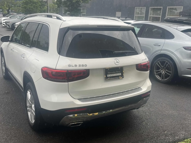 Mercedes-Benz GLB 250 2 КЛЮЧА * СЕРВИЗНА ИСТ * ПАНОРАМА * CARFAX - автомобили, коли, обяви за нови и употребявани 4