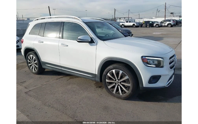 mercedes-benz-glb - 1