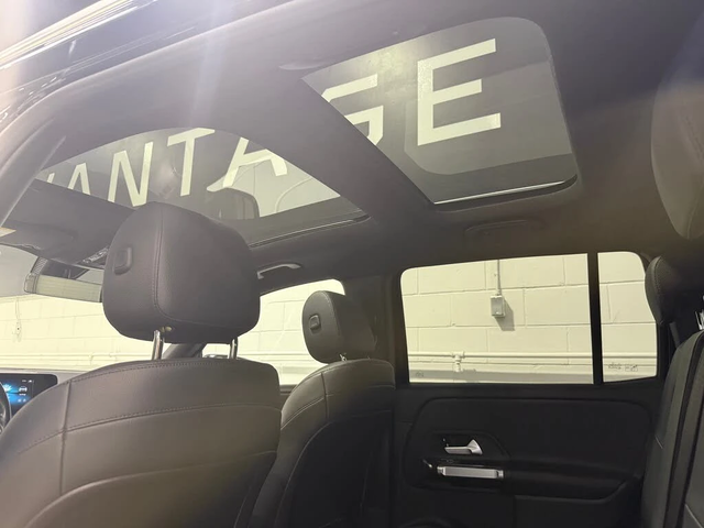 Mercedes-Benz GLB * АвтоКредит * (ЦЕНА ДО БГ) - автомобили, коли, обяви за нови и употребявани 11