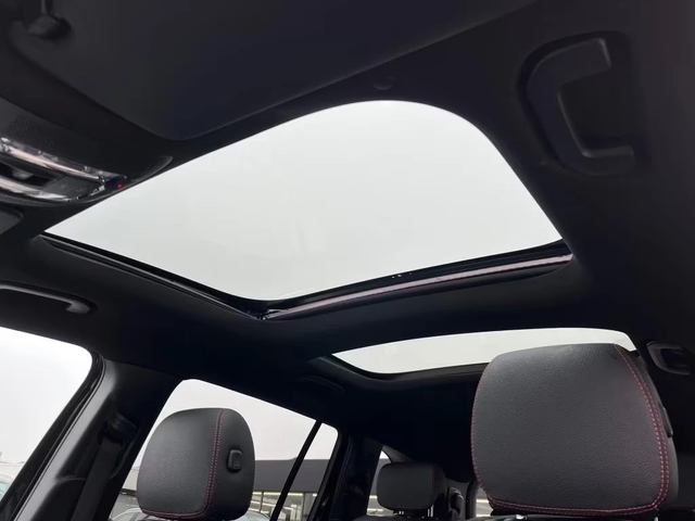 Mercedes-Benz GLB GLB 35 AMG M PREMIUM* 7-Sitze* Pano - автомобили, коли, обяви за нови и употребявани 7