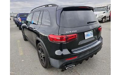 mercedes-benz-glb - 3