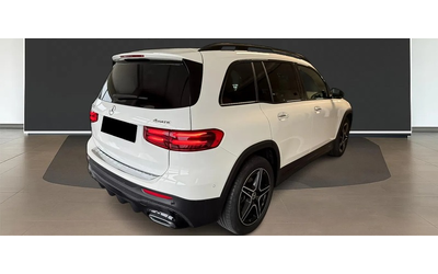 mercedes-benz-glb-glb-200d-4matic-amg-line - 3