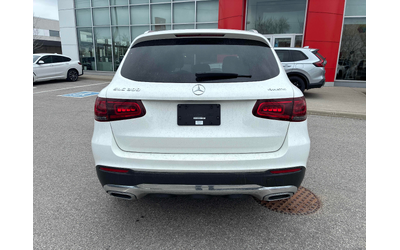 mercedes-benz-glc-2-0l-4cyl-awd - 3