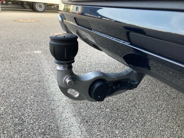 Mercedes-Benz GLC 220 d Coupe AMG - автомобили, коли, обяви за нови и употребявани 5