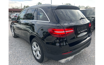 mercedes-benz-glc-220 - 3