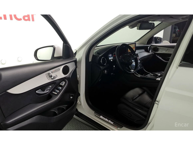 Mercedes-Benz GLC 220 ПАМЕТ* КОЖА* КАМЕРА* 4 ПОДГРЕВА - автомобили, коли, обяви за нови и употребявани 9