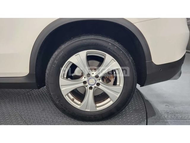 Mercedes-Benz GLC 220 ПОДГРЕВИ * ПАНО * KEYLESS - автомобили, коли, обяви за нови и употребявани 4