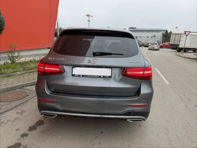 Mercedes-Benz GLC 220 AMG* Панорама* Подгрев* Камера - автомобили, коли, обяви за нови и употребявани 4