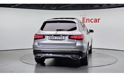 mercedes-benz-glc-220 - 3
