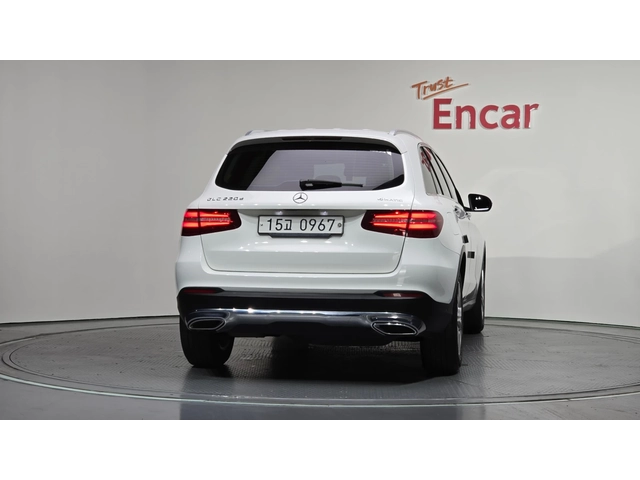 Mercedes-Benz GLC 220 GLC220d 4MATIC | Панорама | Навигация | Камера - автомобили, коли, обяви за нови и употребявани 3