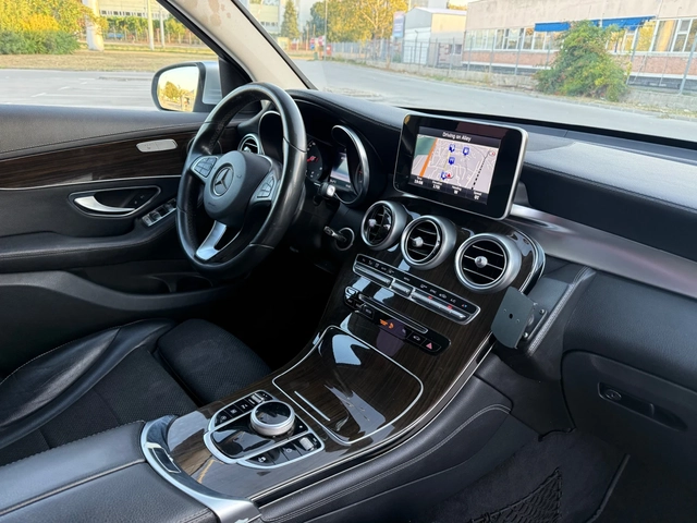 Mercedes-Benz GLC 250 БАРТЕР* AMG* LED* КОЖА* NAVI - автомобили, коли, обяви за нови и употребявани 8