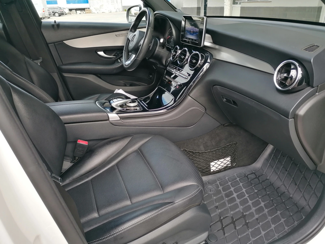 Mercedes-Benz GLC 250 AMG Line - автомобили, коли, обяви за нови и употребявани 11