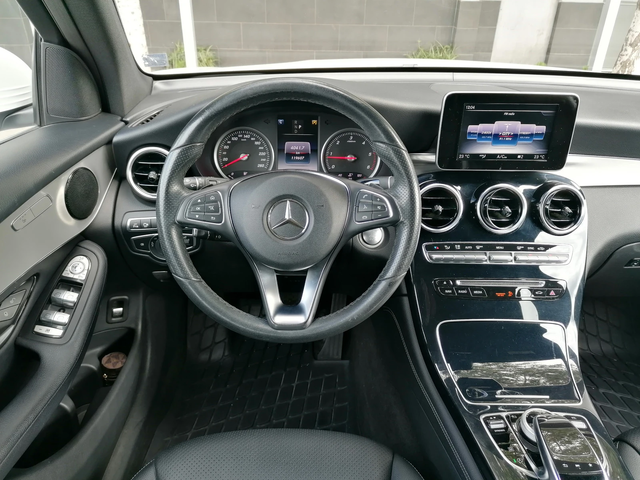 Mercedes-Benz GLC 250 AMG Line - автомобили, коли, обяви за нови и употребявани 13