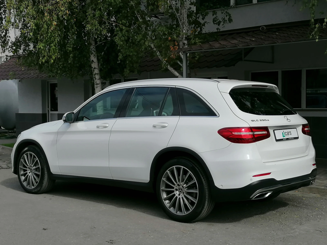 Mercedes-Benz GLC 250 AMG Line - автомобили, коли, обяви за нови и употребявани 7