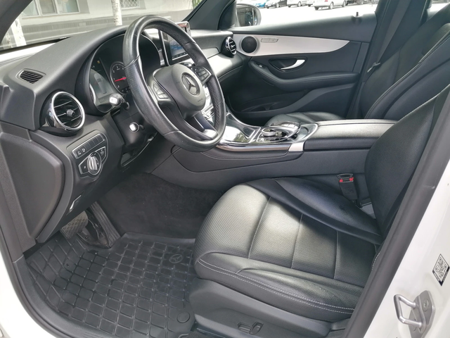Mercedes-Benz GLC 250 AMG Line - автомобили, коли, обяви за нови и употребявани 8