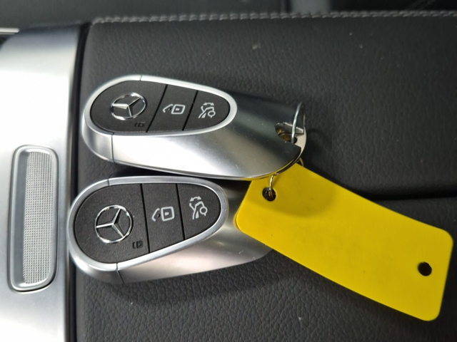 Mercedes-Benz GLC 2L 4cyl AWD - автомобили, коли, обяви за нови и употребявани 7