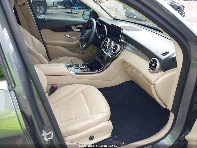 Mercedes-Benz GLC 300 2.0L I-4 DI, DOHC, VVT, TURBO, 241HP 4X2 Drive - автомобили, коли, обяви за нови и употребявани 4