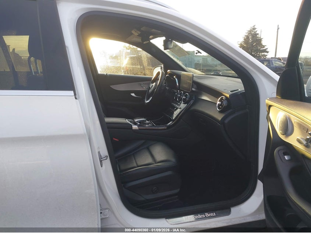 Mercedes-Benz GLC 300 2.0L I-4 DI, DOHC, VVT, TURBO, 241HP All Wheel Drive - автомобили, коли, обяви за нови и употребявани 4