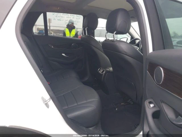 Mercedes-Benz GLC 300 4Matic - автомобили, коли, обяви за нови и употребявани 7