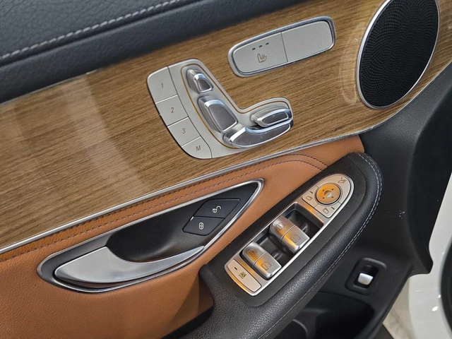 Mercedes-Benz GLC 300 AMG-line* Камера* Blind spot* Пано* Подгрев - автомобили, коли, обяви за нови и употребявани 10