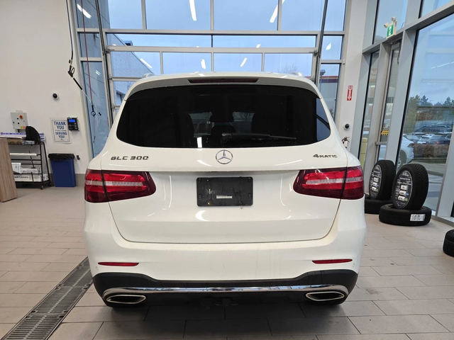 Mercedes-Benz GLC 300 AMG-line* Камера* Blind spot* Пано* Подгрев - автомобили, коли, обяви за нови и употребявани 4