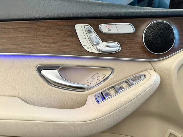 Mercedes-Benz GLC 300 Подгреви* Лизинг* FACE* Keyless - автомобили, коли, обяви за нови и употребявани 6