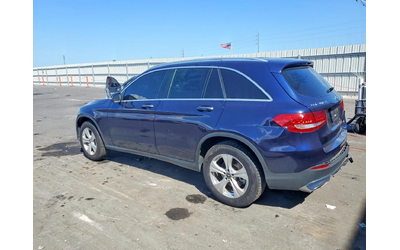 mercedes-benz-glc-300 - 1