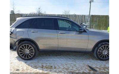 Mercedes-Benz GLC 300 4MATIC* AMG-пак* Burmester* подгрев* панорама* 360 - автомобили, коли, обяви за нови и употребявани 11