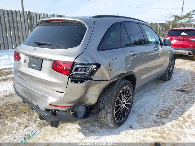 Mercedes-Benz GLC 300 4MATIC* AMG-пак* Burmester* подгрев* панорама* 360 - автомобили, коли, обяви за нови и употребявани 4
