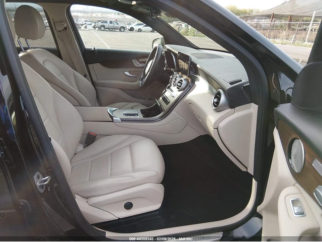 Mercedes-Benz GLC 300 Burmester* подгрев* памет на седалките* KEYLESS* - автомобили, коли, обяви за нови и употребявани 6