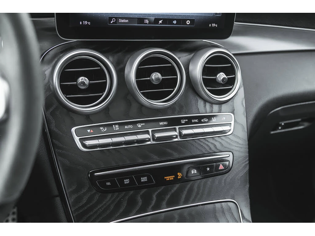 Mercedes-Benz GLC 300 4MATIC * NAVI * LED * CAMERA * М.ТОЧКА * ПОДГРЕВ - автомобили, коли, обяви за нови и употребявани 16