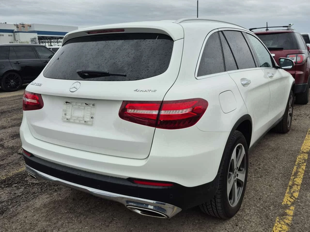 Mercedes-Benz GLC 300 * CARFAX * 2 КЛЮЧА * ПАНОРАМА * ПОДГРЕВИ * - автомобили, коли, обяви за нови и употребявани 2