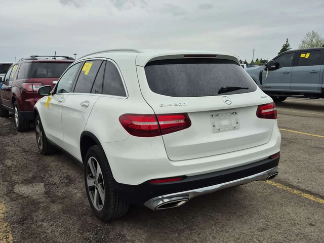 Mercedes-Benz GLC 300 * CARFAX * 2 КЛЮЧА * ПАНОРАМА * ПОДГРЕВИ * - автомобили, коли, обяви за нови и употребявани 3