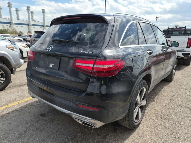 Mercedes-Benz GLC 300 ПОДГРЕВИ * ПАНО * KEYLESS * CARFAX - автомобили, коли, обяви за нови и употребявани 2