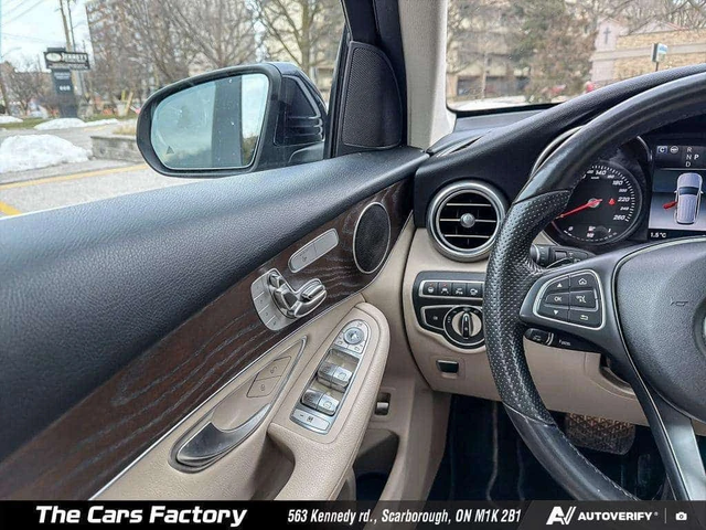 Mercedes-Benz GLC 300 ПОДГРЕВИ * ПАНО * KEYLESS * CARFAX - автомобили, коли, обяви за нови и употребявани 16